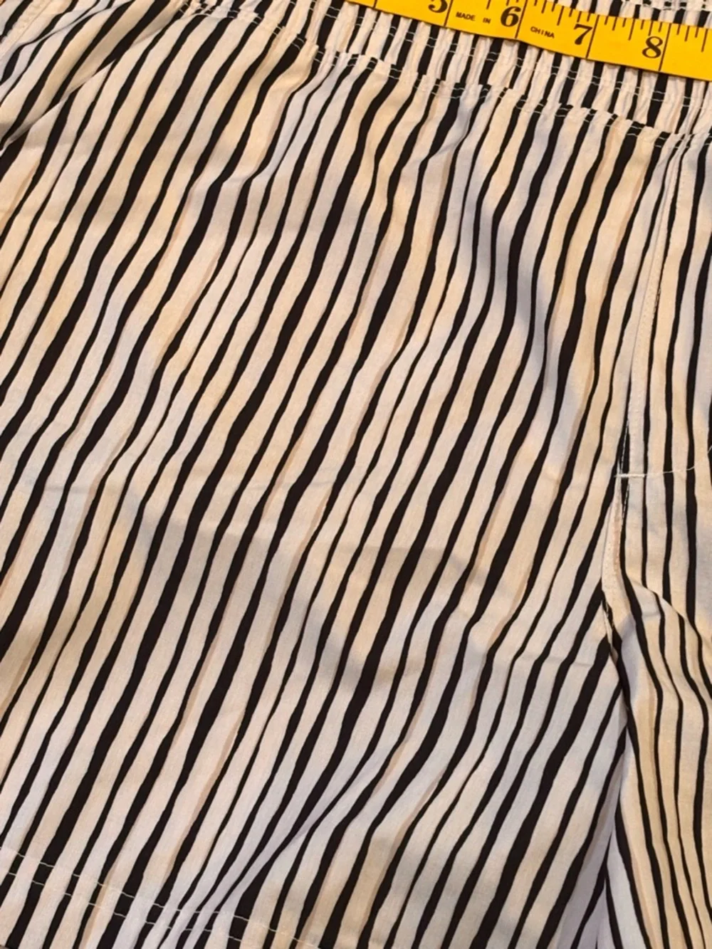 5/$25 Old Navy‎ Black and White Striped Athletic Shorts